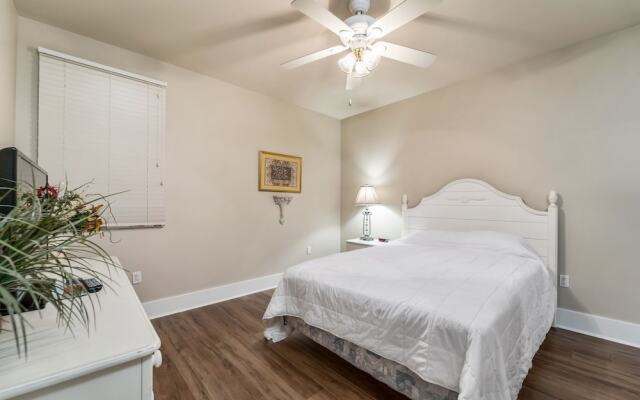 Crc1009 2 Bedroom Condo