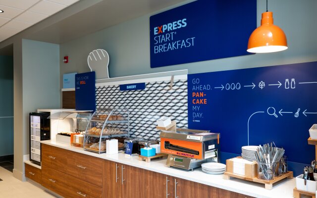 Holiday Inn Express Lethbridge Southeast by IHG