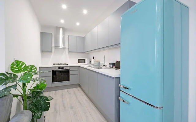 Luxury 1 & 2 bed Apartment free parking