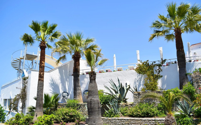 Roseira Beach Resort