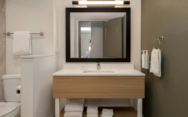 Spark by Hilton Rock Springs