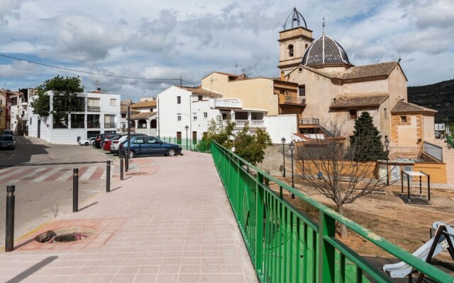Cosy Holiday Home in Valencia With Billiards and Barbecue