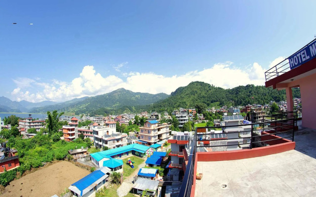 Hotel Middle Path and Spa