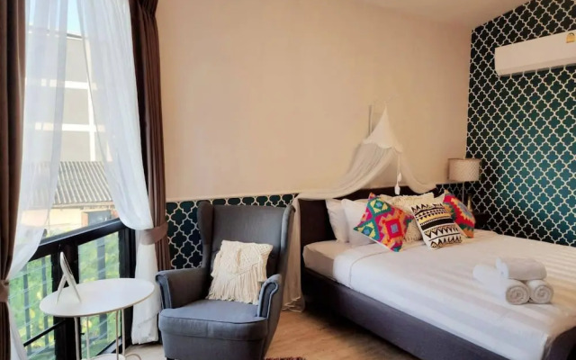 Capital O 75422 Million Pillows