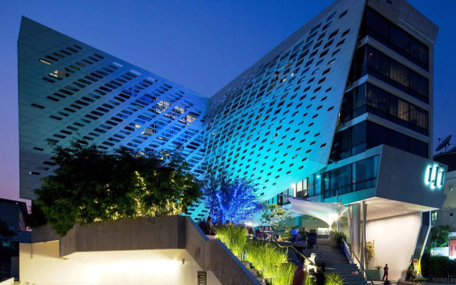 LiT BANGKOK Hotel