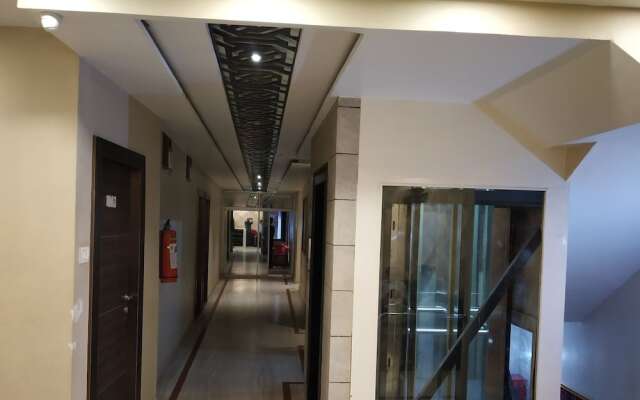 Hotel Aadesh Palace