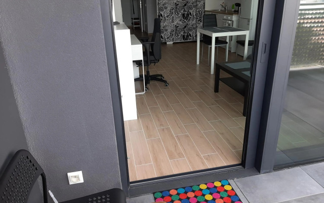 Apartment Cherry Bratislava & Free Parking