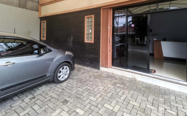 RedDoorz near Cideng 2