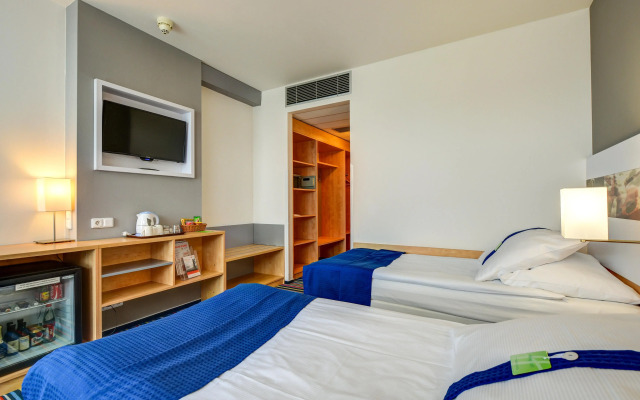 Holiday Inn Prague Airport by IHG