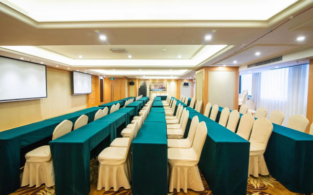 Vienna International Hotel (Zhanjiang Wanda Plaza)