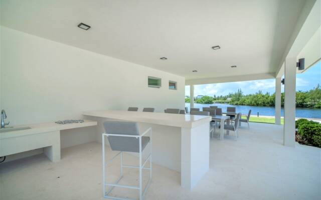 Cayman Luxury Rentals at One Canal Point