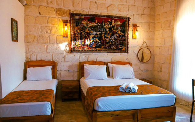 Mons Masius Hotel