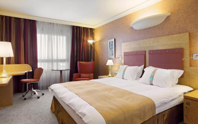 Holiday Inn Athens Attica Av. Airport West, an IHG Hotel