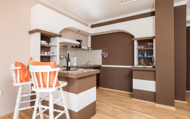 Beautiful Apartment in Lovran With Wifi and 1 Bedrooms