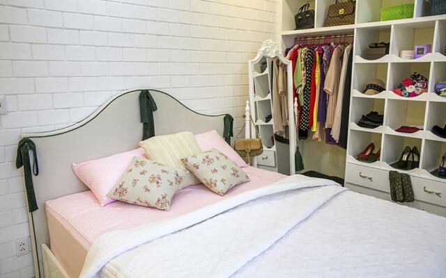 1BR Victorian Apartment River View D7