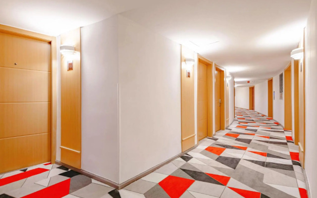 Ibis Ningbo Tianyi Square