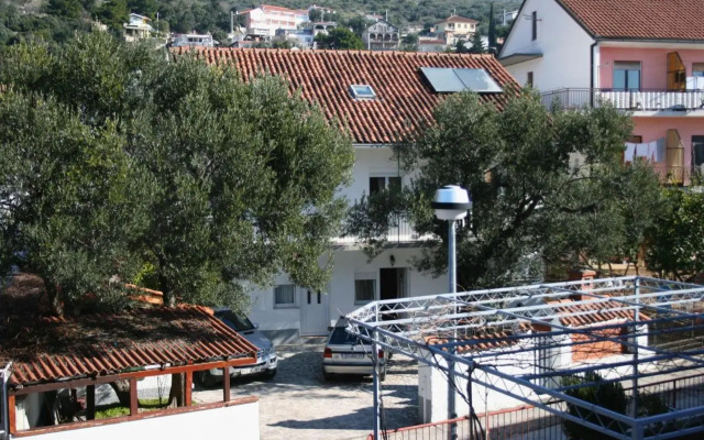 Apartments with a parking space Podaca, Makarska - 6050