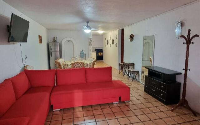 Lovely 2-bedroom condo with POOL