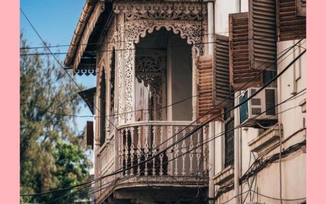 Balcony House