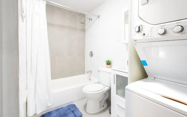 26-1c Gramercy Large 1BR WD
