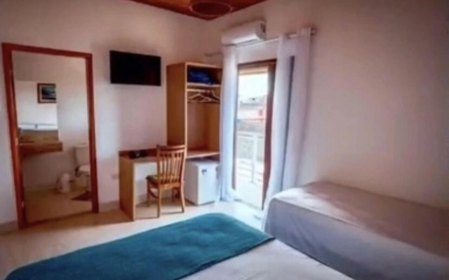 Mar Egeu Arte & Pouso