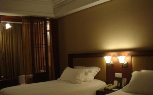 Linjiang International Cruise Hotel (Baoyang Road)