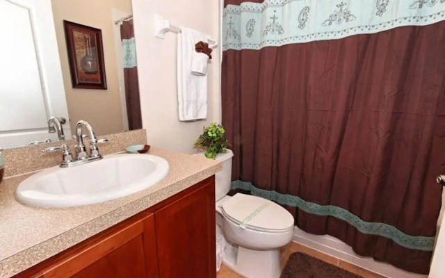 5 BR Home Kitchen Sleeps 10