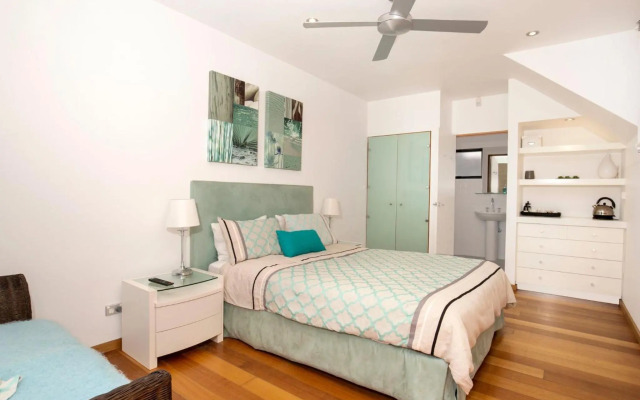 Illaroo I Absolute Waterfront with Spa