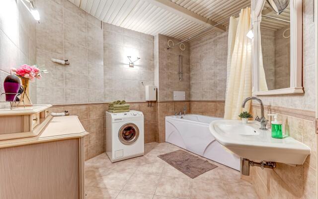 Веста Невский 131