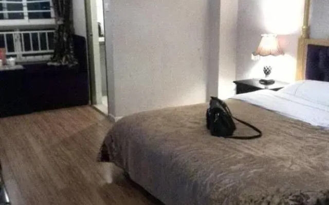 Chengdu House Hotel