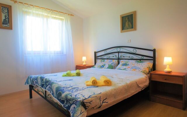 Charming Holiday Home in Pula With Fenced Garden