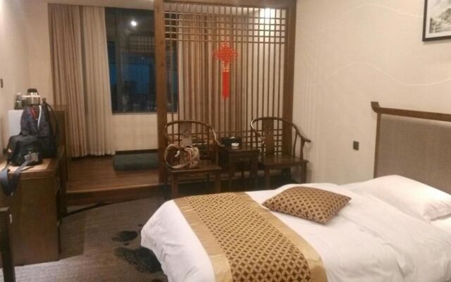 Huanglong Impression Hotel