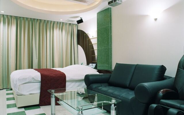HOTEL C-Love - Adults Only