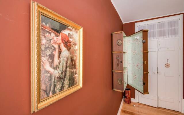 LUXa Charm House