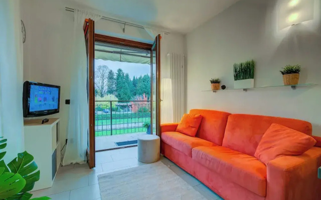 Lenni Apart. Swimming Pool and Lake