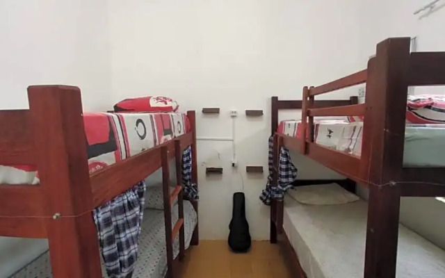 Hostel e Cacha¿ia da Cris