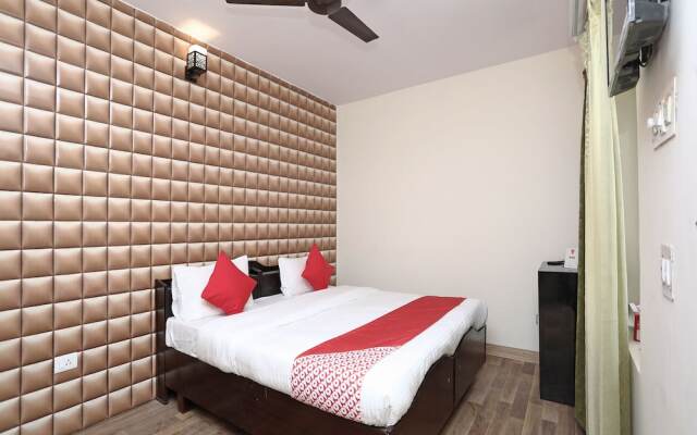 OYO 11854 Hotel Comfort