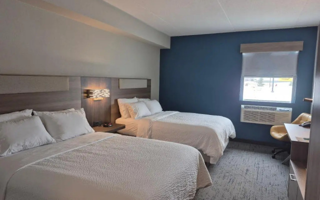 Holiday Inn Express Dryden