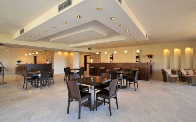 Hotel Porto Plaza Beach Resort