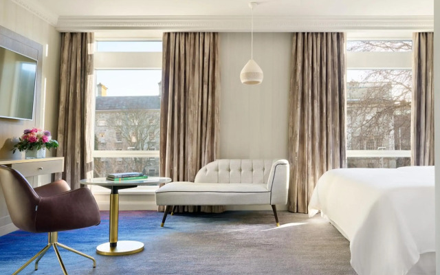 The College Green Hotel Dublin, Autograph Collection