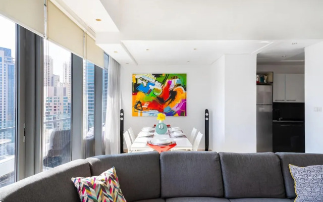 Big Bright Luxury Marina View Apt Near Beach