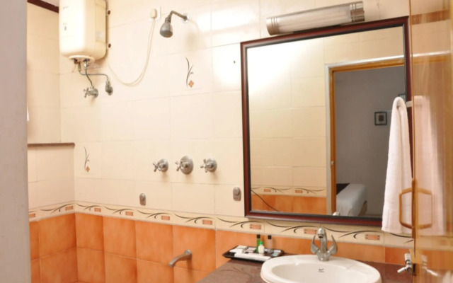 OYO 8033 Premam Service Apartment