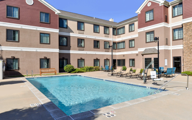 Staybridge Suites O'Fallon Chesterfield by IHG