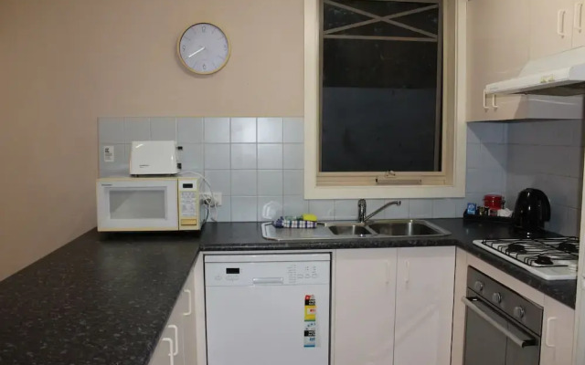 Australian Home Away @ Box Hill 2 Bedroom