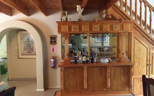 Caribbean Estates Villa & Apt