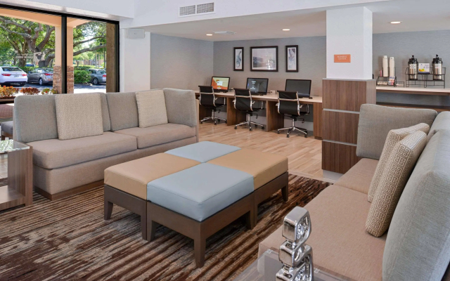 Mai Hana Hotel & Suites