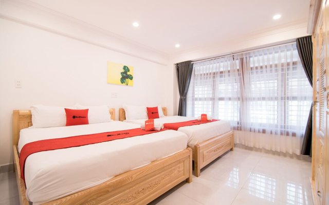 RedDoorz Plus near Gia Dinh Park