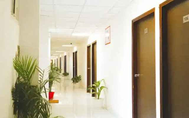 Roomshala 124 Royal inn Rohini