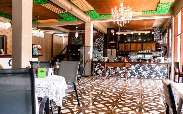 OYO 718 Grace Hostel