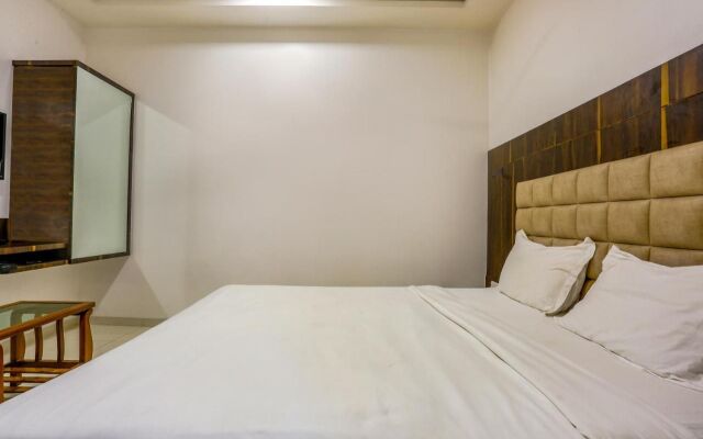Elvis Inn by FabExpress